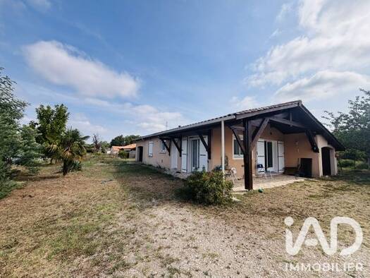 Maison de plain-pied à vendre 203 000 € 4 pièces 3 chambres 99,67 m² 1 100 m² de terrain Saint-Vivien-de-Médoc 33590