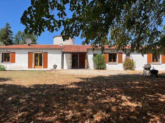 Maison à vendre 254 400 € 5 pièces 4 chambres 140 m² 2 271 m² de terrain Crouin Cognac 16100
