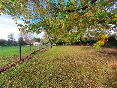 Terrain constructible viabilisé à vendre 35 000 € 1 400 m² de terrain Nexon 87800