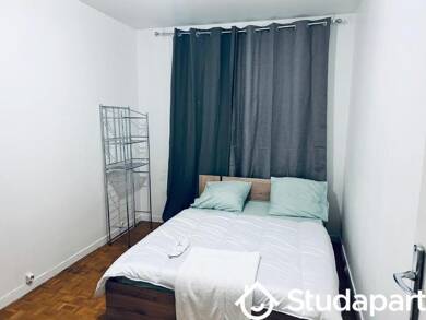 Appartement à louer 550 € 1 pièce 3 chambres 12 m² 3ème étage Jade Longjumeau 91160