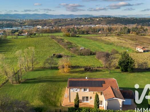 Maison à vendre 990 000 € 5 pièces 4 chambres 270 m² 3 000 m² de terrain Basses-Barolles Saint-Genis-Laval 69230