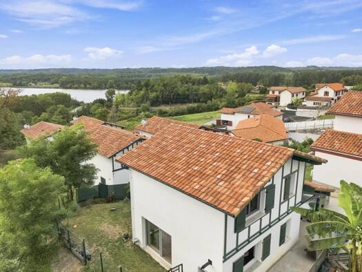 Maison à vendre 399 900 € 4 pièces 3 chambres 89,2 m² 400 m² de terrain Urcuit 64990