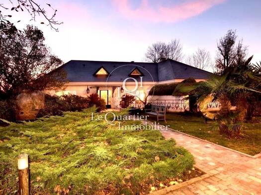 Villa à vendre 2 950 000 € 10 pièces 6 chambres 489,3 m² 5 841 m² de terrain Santeny 94440