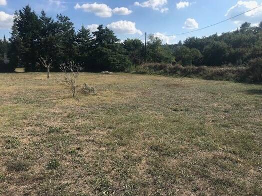 Terrain constructible viabilisé à vendre 120 000 € 1 000 m² de terrain Villecroze 83690
