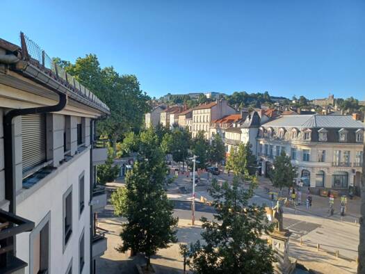 Duplex à louer 500 € 3 pièces 2 chambres 50,5 m² Étage 3/3 Aurillac 15000