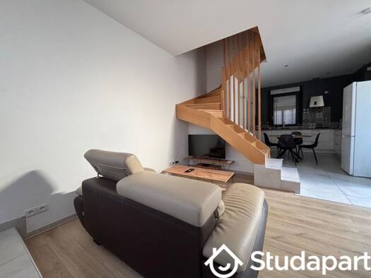 Appartement à louer 415 € 1 pièce 4 chambres 21 m² disponible dès maintenant Centre Ville Rive Gauche Laval 53000