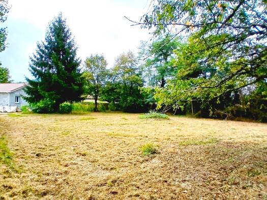 Terrain à vendre 98 000 € 1 210 m² de terrain Saint-Pierre-de-Bressieux 38870