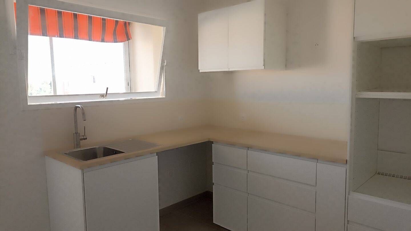 Maison à louer, 69m², HYERES