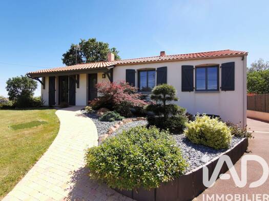 Maison à vendre 259 900 € 4 pièces 3 chambres 125,8 m² 2 530 m² de terrain Chauché 85140
