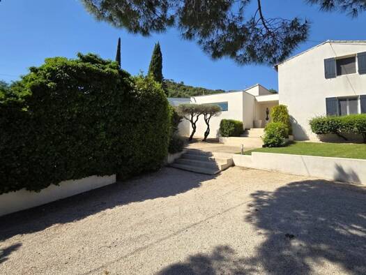 Maison à vendre 849 000 € 6 pièces 4 chambres 160 m² 1 010 m² de terrain Charbonnières-Montagnié Villeneuve-Lès-Avignon 30400