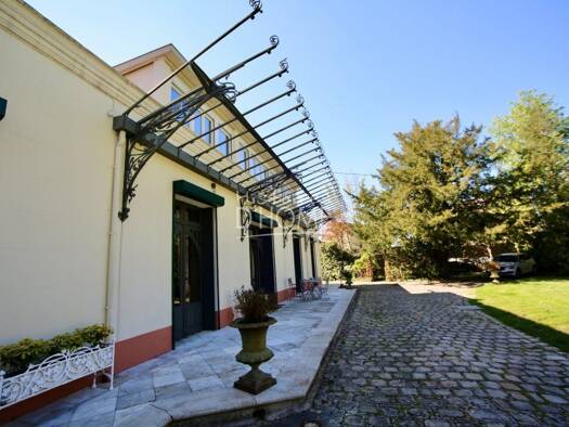 Maison de ville à vendre 520 000 € 10 pièces 6 chambres 256 m² 5 583 m² de terrain Rozay-en-Brie 77540