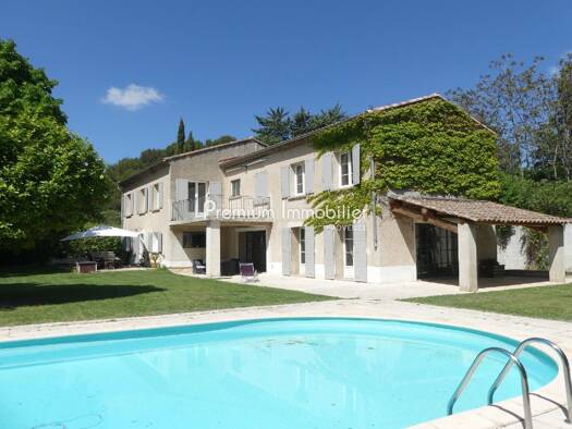 Villa à vendre 1 300 000 € 7 pièces 5 chambres 270 m² 2 500 m² de terrain Les Platanes Aix-en-Provence 13100