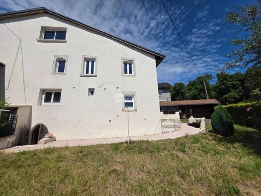 Maison à vendre 250 000 € 7 pièces 4 chambres 144 m² 702 m² de terrain Plateau d'Hauteville 01110