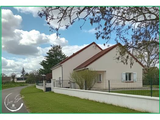 Maison à vendre 162 000 € 5 pièces 3 chambres 123 m² 9 266 m² de terrain Feusines 36160