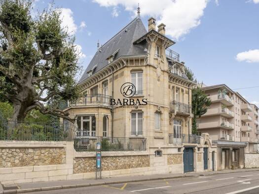 Maison à vendre 890 000 € 11 pièces 7 chambres 577 m² 738 m² de terrain Bondonville-Scarpone-Libération Nancy 54000