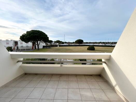 Appartement à louer 700 € 2 pièces 1 chambre 29,6 m² Étage 1/1 Le Grau du Roi 30240