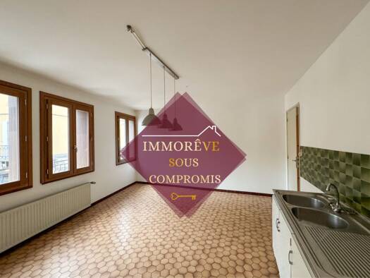 Immeuble à vendre 249 000 € 178 m² Condrieu 69420