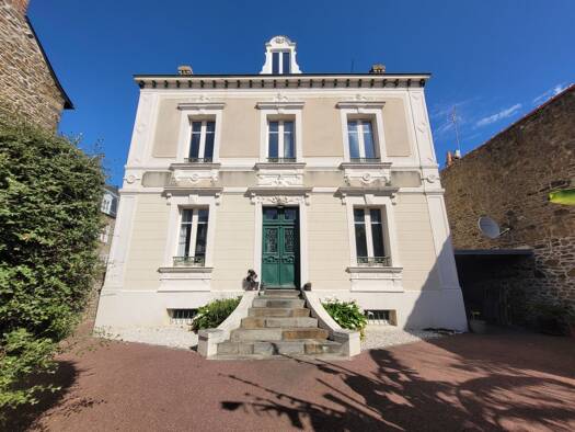 Maison à vendre 1 467 200 € 10 pièces 8 chambres 179 m² 597 m² de terrain Saint Sevran-Nord Saint-Malo 35400