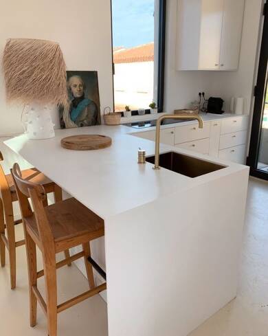 Appartement à louer 2 200 € 3 pièces 1 chambre 80 m² 1er étage Village-Cagueloup-Gueissard Saint-Cyr-sur-Mer 83270