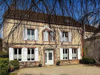 Maison à vendre 345 000 € 8 pièces 6 chambres 250 m² 1 440 m² de terrain Saint-Julien-du-Sault 89330