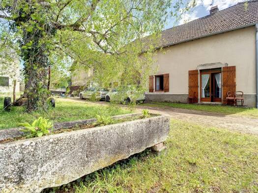 Maison de plain-pied à vendre 67 000 € 1 pièce 1 chambre 70 m² 917 m² de terrain Bard-Lès-Pesmes 70140
