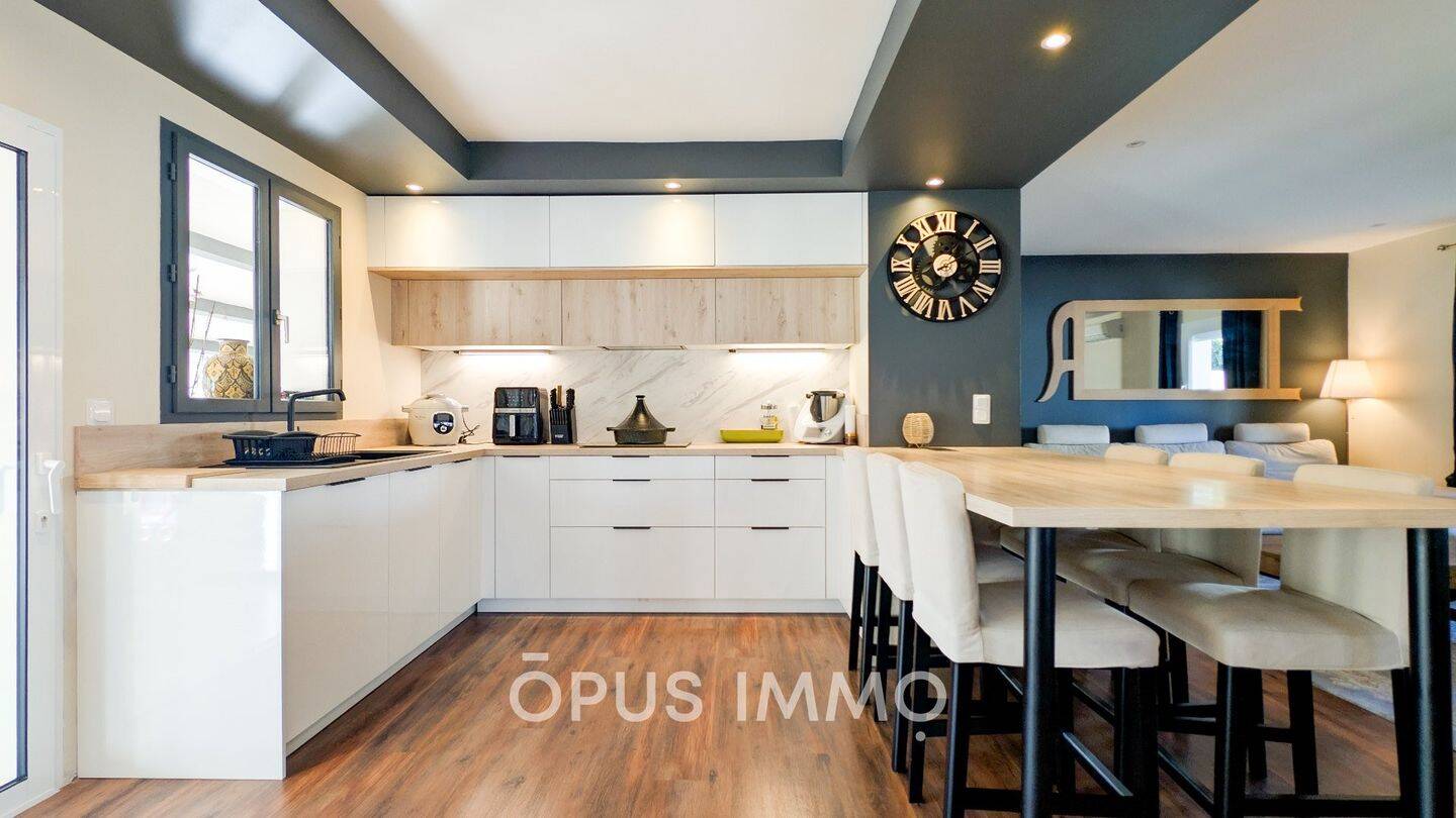 Maison à vendre, 152m², GALLARGUES LE MONTUEUX