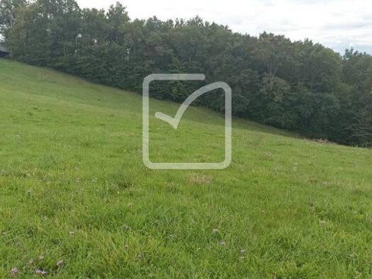 Terrain constructible à vendre 77 700 € 5 260 m² de terrain Dampniat 19360
