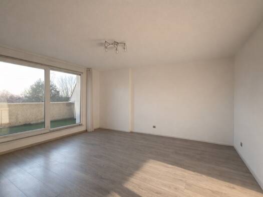 Appartement à vendre 249 500 € 3 pièces 2 chambres 73,8 m² Étage 2/2 Wolfisheim 67202