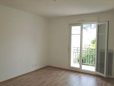 Appartement à louer 629 € 2 pièces 1 chambre 48 m² Dernier étage, Étage 2/2 Argonne Sud-Jean Zay Orleans 45000