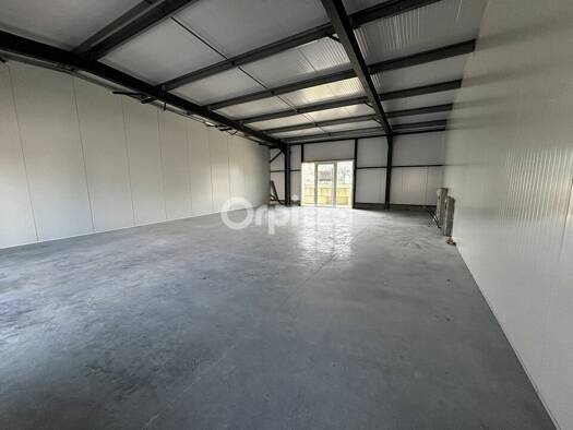 Local commercial à louer 1 400 € 126 m² de surface de vente Belz 56550