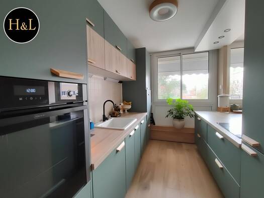 Appartement à vendre 215 000 € 4 pièces 3 chambres 79 m² 1er étage Blanquefort 33290