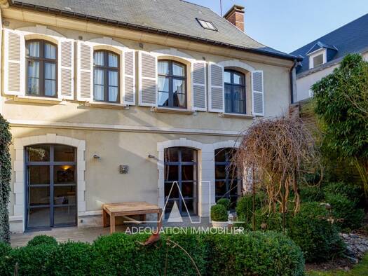 Maison à vendre 1 239 000 € 8 pièces 5 chambres 227,4 m² Amiens 80000