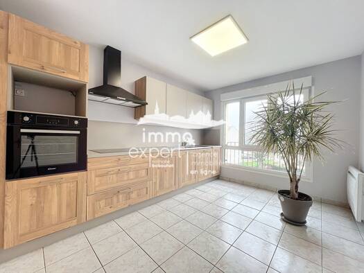 Appartement à louer 455 € 2 pièces 1 chambre 54 m² Étage 3/4 Mirecourt 88500