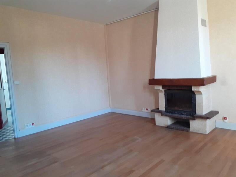 Maison à louer, 76m², SAINT AMAND MONTROND