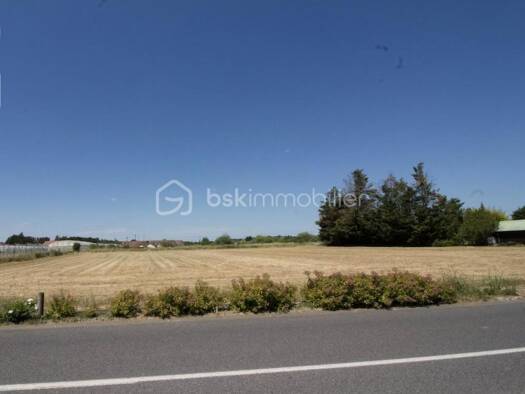 Terrain constructible viabilisé à vendre 39 000 € 1 748 m² de terrain Quiers-sur-Bezonde 45270