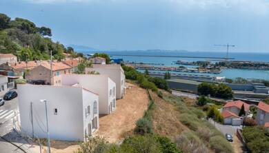Maison à vendre - Neuf 465 000 € 4 pièces 3 chambres 115,5 m² 335 m² de terrain Marseille 16 13016