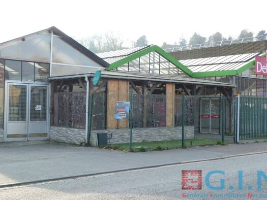 Local commercial à vendre 279 000 € 860 m² de surface de vente Duclair 76480