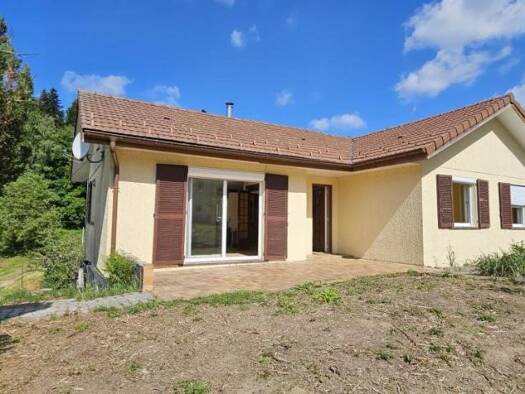 Maison de plain-pied à vendre 165 000 € 4 pièces 2 chambres 88 m² 1 380 m² de terrain Hadol 88220