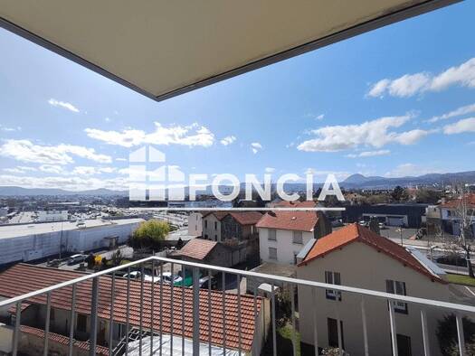 Appartement à louer 825 € 3 pièces 2 chambres 64,6 m² Étage 4/4 Le Brezet Clermont-Ferrand 63000