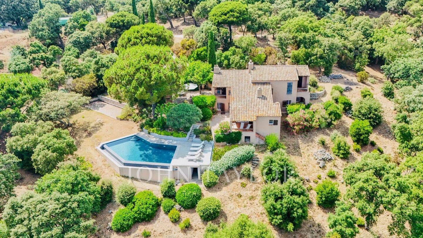 Maison à vendre, 190m², LA CROIX VALMER