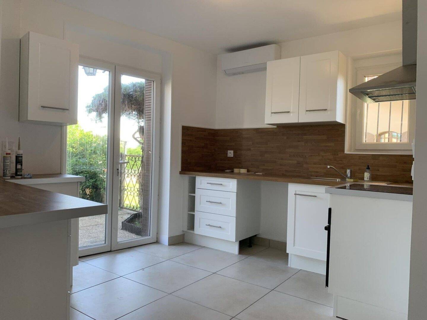 Maison à louer, 77m², LA TOUR DE SALVAGNY