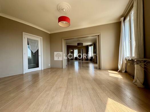 Appartement à vendre 214 000 € 5 pièces 3 chambres 178 m² Étage 3/3 Place Carnot Douai 59500