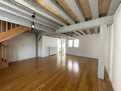 Appartement à louer 590 € 2 pièces 1 chambre 58 m² Étage 2/3 Cathédrale Troyes 10000