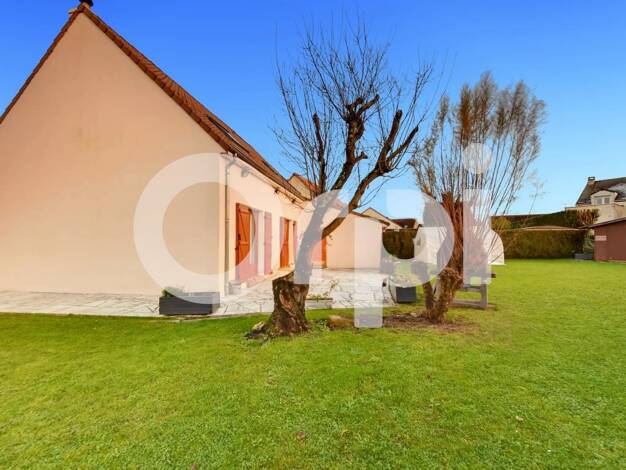 Maison à vendre 330 000 € 5 pièces 3 chambres 110 m² 648 m² de terrain Saint-Pathus 77178