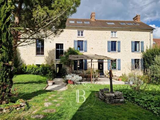 Maison à vendre 980 000 € 12 pièces 5 chambres 276,2 m² 1 156 m² de terrain Oinville-sur-Montcient 78250
