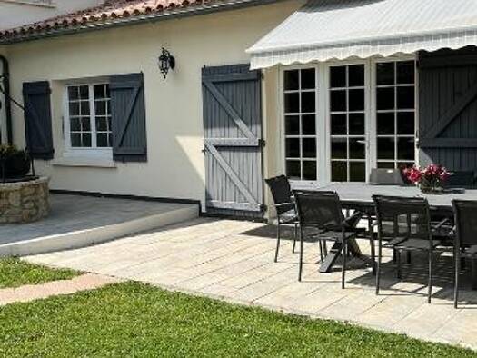 Maison à vendre 521 000 € 10 pièces 7 chambres 244 m² 4 898 m² de terrain St Michel en l Herm 85580