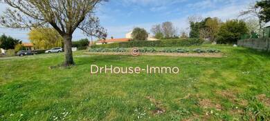 Terrain constructible à vendre 64 700 € Saint Denis du Payre 85580