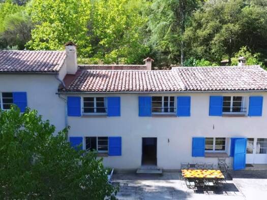 Maison à vendre 575 000 € 7 pièces 5 chambres 209 m² 7 899 m² de terrain Salernes 83690