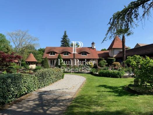 Maison à vendre 2 600 000 € 10 pièces 5 chambres 441 m² 40 000 m² de terrain Montbizot 72380