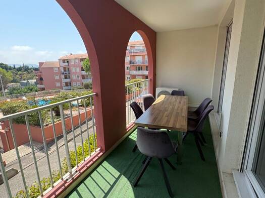 Appartement à vendre 250 000 € 3 pièces 2 chambres 64,75 m² Étage 1/4 Centre Ville Fréjus 83600